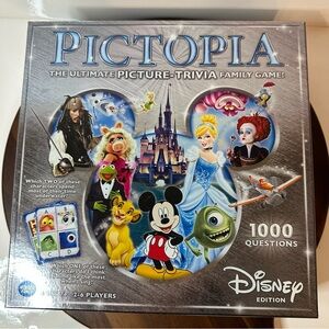 Disney Pictopia Board Game Wonder Forge Family Trivia Complete
